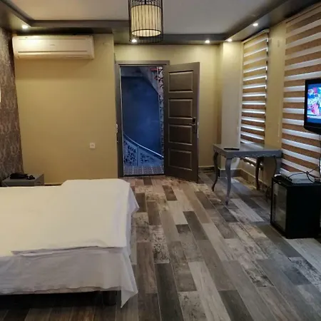 Memo's Four Hotel 3*
