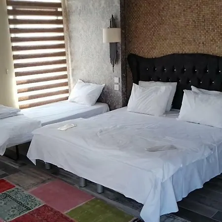 Memo's Four Hotell